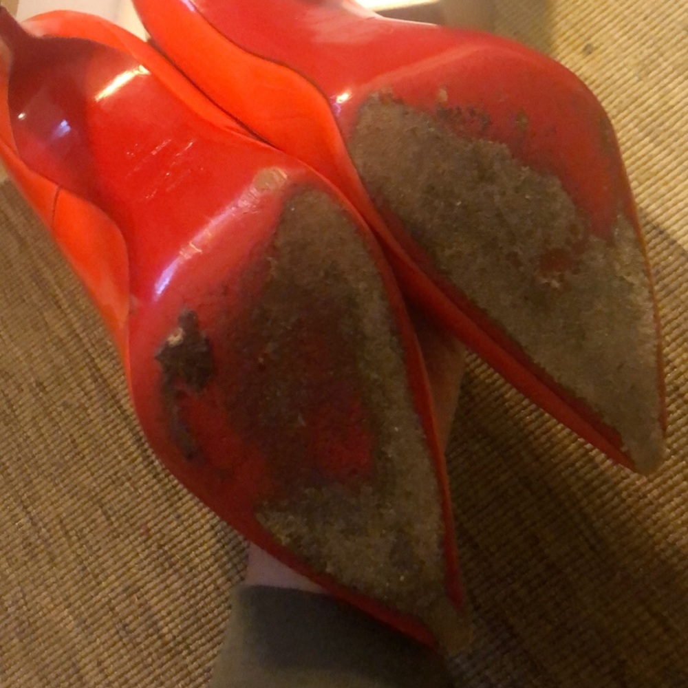 Red bottom pumps